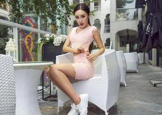 AISS爱丝(黄金版) – 美丝的定制图集，灵儿你可真让我疑惑，越看越想知道到底在表达些什么……