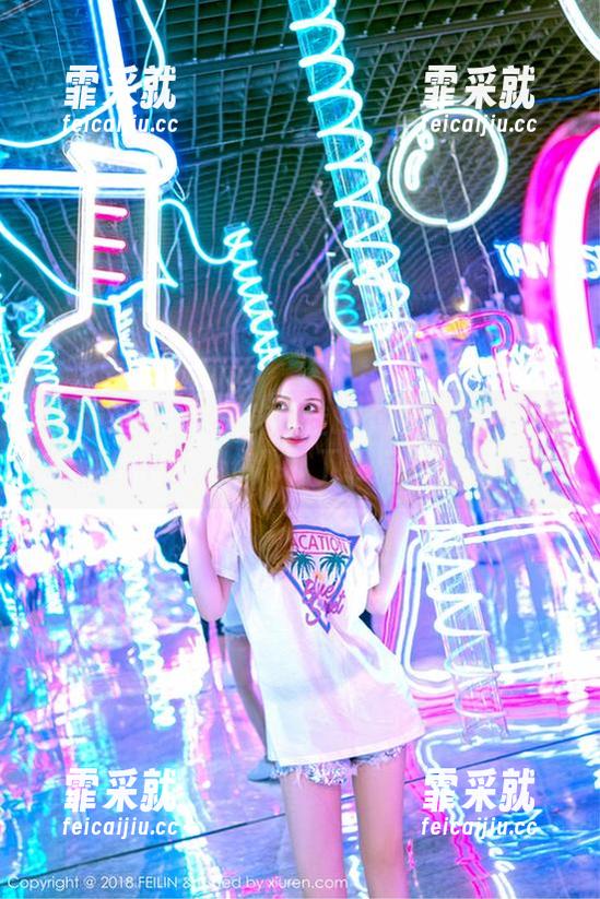 Feilin嗲囡囡 - 施忆佳KITTY在天台的魔法时光：套图带你飞，下载后请轻轻保存！