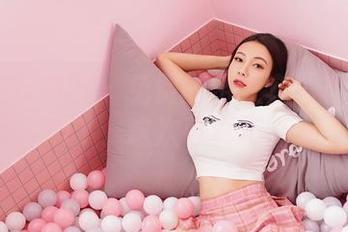 Feilin嗲囡囡 – 免费的浴缸套图？施忆佳KITTY，这次可真不简单…