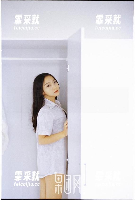 GIRLT果团网 - 梦心月的双人写真：聚光灯下的默契，让我看呆了