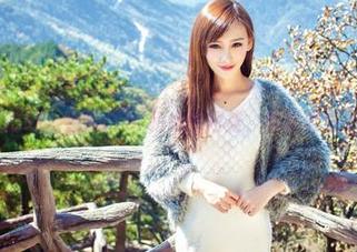 IMiss爱蜜社 – 雪儿Cier和她的短裙，美图照进现实的吗？