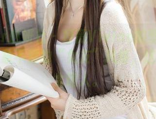 MiStar魅妍社 – 妤薇Vivian的壁纸原图：你想象不到的“女友”风格，这个画风太迷人。