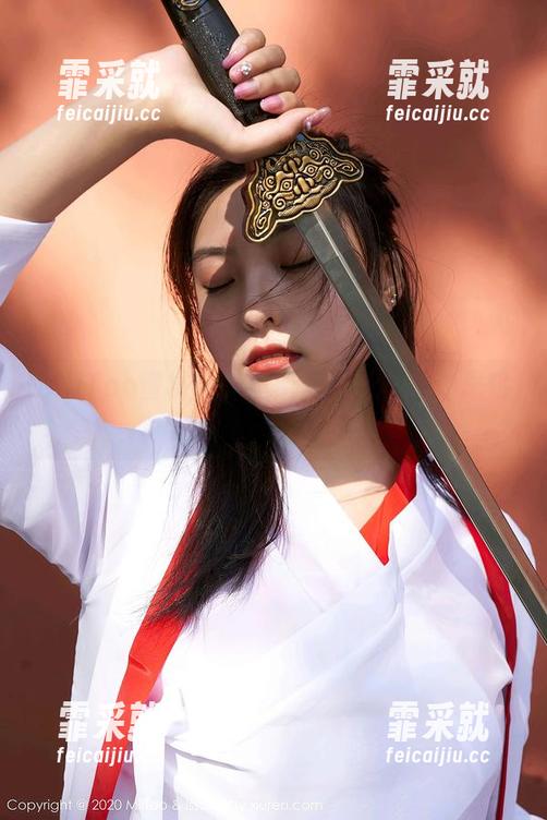 MiiTao蜜桃社 - 壁纸里的豹纹：许思铭的另类展示方法？
