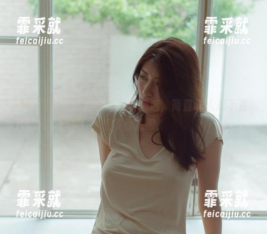 Min.E(민이)的灰丝美图精选，简直让人忍不住想多看几眼！
