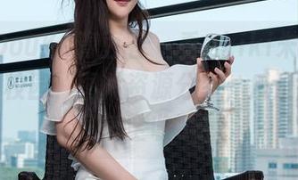 QingDouKe青豆客 – 看Akiki朱若慕如何驾驭校园，图片资源分享，反正我是一口气全收了！