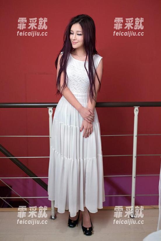 TuiGirl推女郎-林清儿 TuiGirl推女郎 - 咋又是一袭白色的!林清儿这次是想让我在网盘里下载几遍吗?