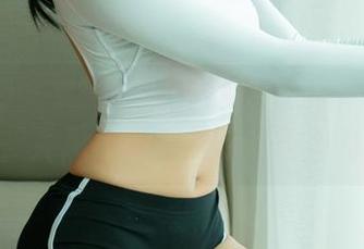 UGirls尤果网 – 随性游历的夏倪可ella，户外高清合集里总有些小意外