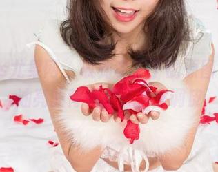 UGirls尤果网 – 收到李丁丁的原图，发现油亮的背后是一整盒调皮