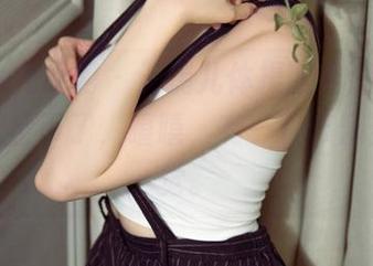 UGirls尤果网 – 王瑞儿体操服资源，今天也要撒金币了，嘻嘻，有一种被圈养的错觉。