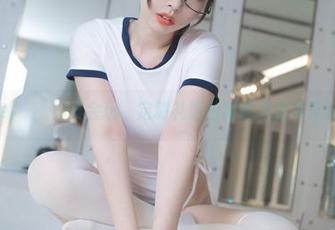 Uhye(이유혜)真会玩，定制礼服拍得像是新罗马女神！