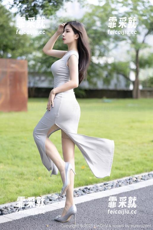 XIAOYU语画界-乔漫妮mina XIAOYU语画界 - 乔漫妮mina的油亮写真,果然不止一层光滑。
