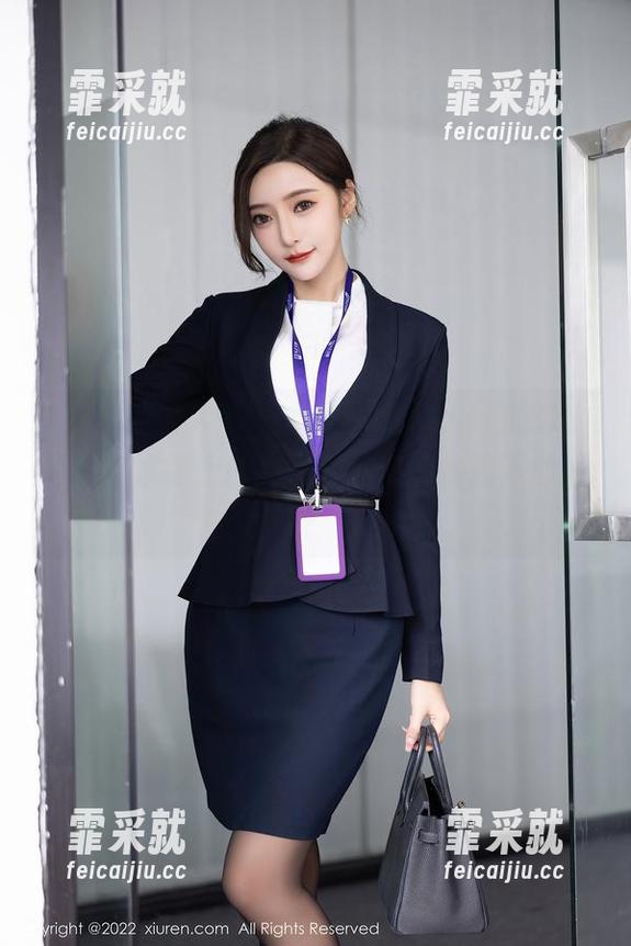 Xiuren秀人网-卓琳妹妹_jolin Xiuren秀人网 - 卓琳妹妹_jolin的泳池写真:水面上的光影,是谁偷偷投下的呢?