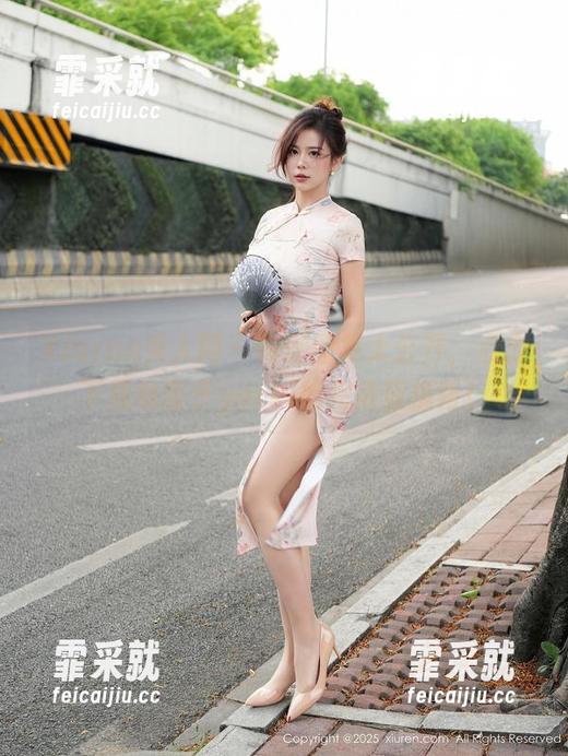 Xiuren秀人网 - 瑜伽图集大公开，点击下载林昔予yorki的完美蜜桃臀！