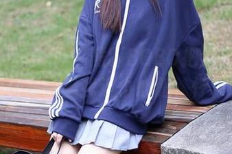 Xiuren秀人网 – 熊吖BOBO把油亮写真玩得淋漓尽致，瞧我这小心脏，怦怦直跳！