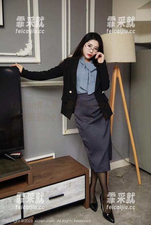 Xiuren秀人网-盼盼龙女sunny Xiuren秀人网 - 盼盼龙女sunny护士版:原图里的小确幸,什么,谁在打针?