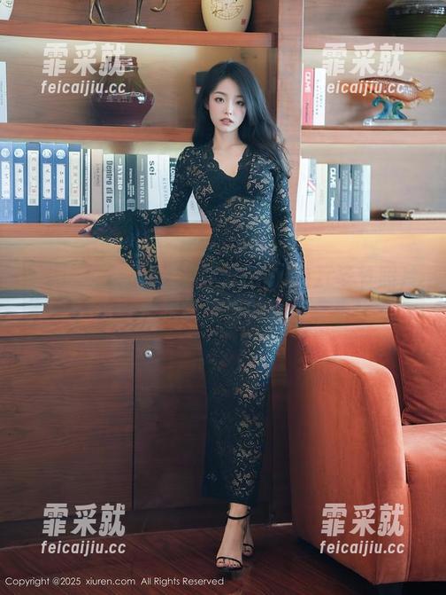 Xiuren秀人网 - 筱慧icon的万圣节照片：这可是我新发型的最佳广告！