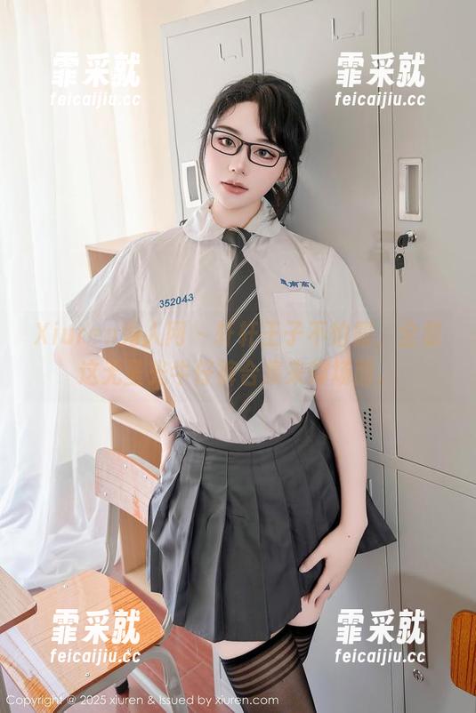 Xiuren秀人网-轩轩王子 Xiuren秀人网 - 轩轩王子不怕露,全靠这无圣光牛仔裤合集来撑场面。