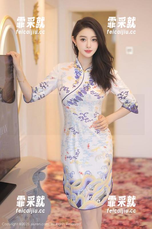 Xiuren秀人网-金小依 Xiuren秀人网 - 免费美图!金小依的黑色之旅,好奇这打光是怎么回事?我觉得应该加点光!