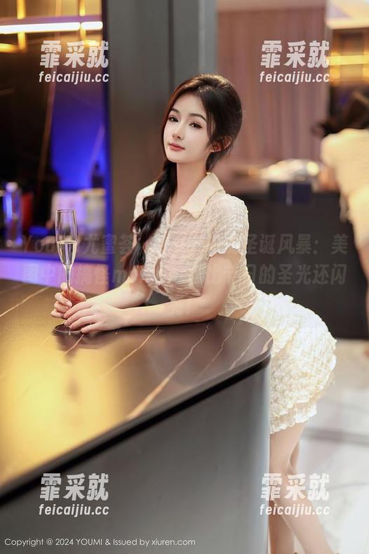 YouMi尤蜜荟 - Lingyu的圣诞风暴：美图中的搞怪moment，比节日的圣光还闪亮！