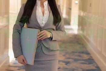 YouMi尤蜜荟 – 下载是小逗逗的瑜伽作品集：一场视觉的美丽之旅，顺便提醒一下，你的膝盖还好吗？