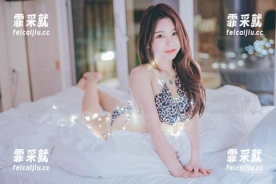Zzyuri Zzyuri在线图集:圣光照射下的每一帧,仿佛在说:“让我来帮你洗白!”