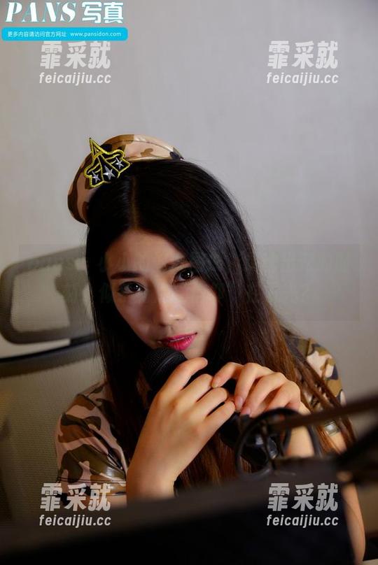 pans - 小小的修女图册，灵魂出窍的时刻，似乎有点“信仰”在发光？