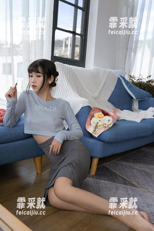 无圣光，不迷人；不呆猫在黑白间的迷幻，图片中有种讽刺的美感。