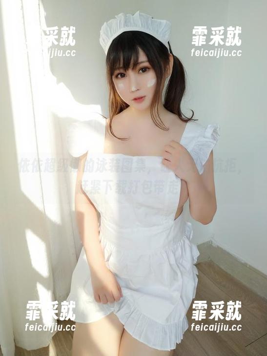 依依超级懒的泳装图集，让人无法抗拒，赶紧下载打包带走！