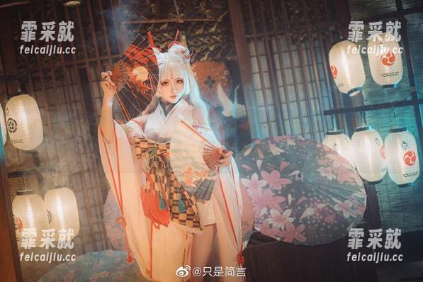 只是简言 只是简言的私房白色,就好像云朵落在人间的味道,图包是不是也可以浸染一点幸福?
