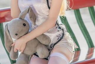 私房写真里的大大卷卷小卷，四周年的FGOsaber敢不敢更大胆点