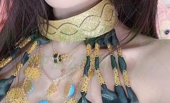 网盘里的“小小奶瓶儿”，职业装没想象中那么严肃哦！