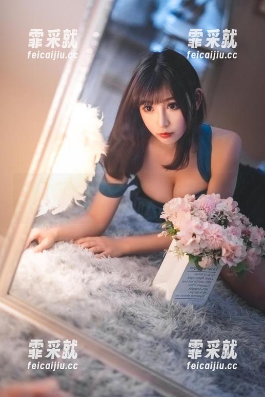 小酥酱的美图套图：清纯如同奶茶，要不要加点料呢？