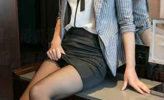 尤果网 – 闲着没事翻翻南湘baby的比基尼图册，真的是免费的，心里美滋滋。