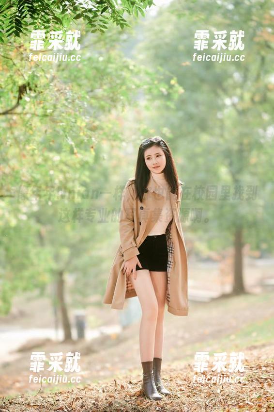 年年Nnian 像年年Nnian一样,你也能在校园里找到这样专业的写真集资源啊。