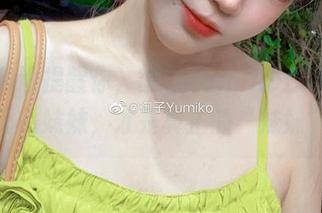 别说我没提醒你，御子Yumiko最新美图里的妹妹，才是真正的“妹妹”