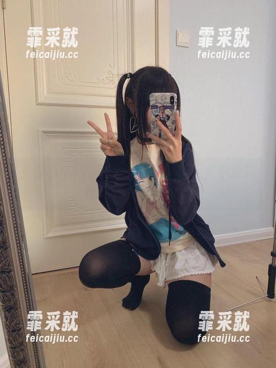 摇摇乐yoyo 摇摇乐yoyo带来的美图,每一套职业装都藏着点小心思~