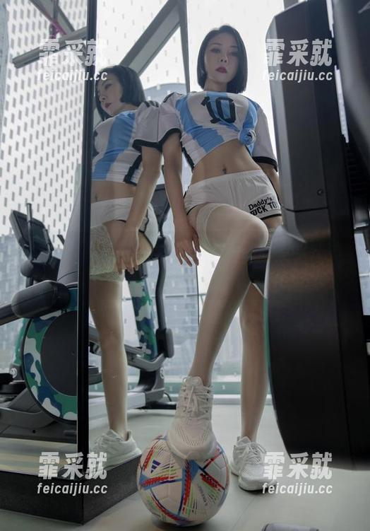 果儿Victoria 微密圈 - 福利到了!果儿Victoria红色吊带袜的舒适大冒险图集