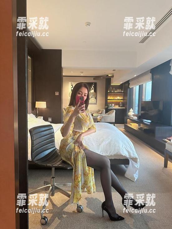 微密圈 - 果儿Victoria的旗袍精华图集：其实我也很想试试！