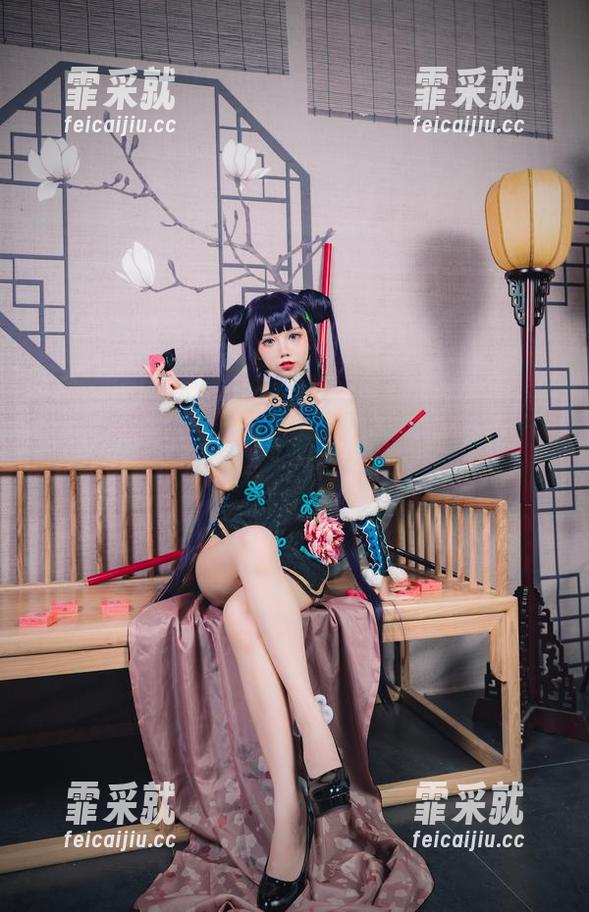 每次看果咩酱的女神写真，脑中都冒出个“我能不能把她做成壁纸”的尴尬想法。