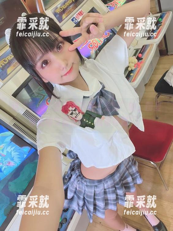 柳丸 这“毛衣”是柳丸亲手“定制”的,图里每处细节都在说“我很特别”。