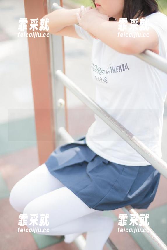 森萝财团-aika 森萝财团 - 看aika妹妹的全套写真,突然想起阳台上的那支向日葵。