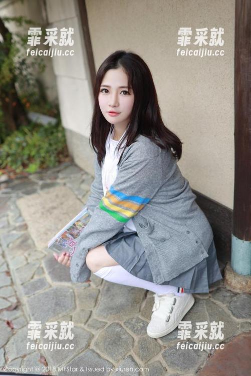模范学院-Evelyn艾莉 模范学院 - Evelyn艾莉的浴室时刻:精选少见的光影