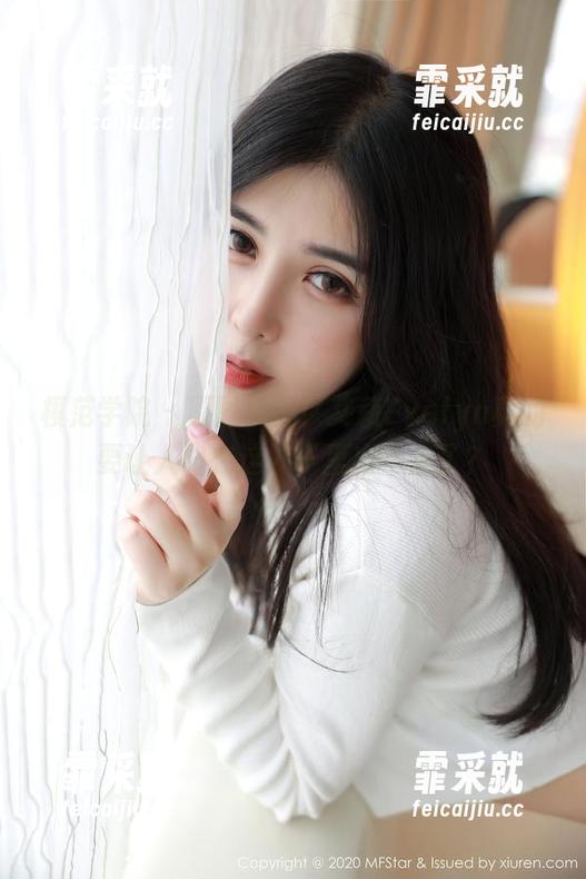 模范学院-艾莉Evelyn 模范学院 - 原图草稿!艾莉Evelyn真的要让人陷在这裤子里出不来了?