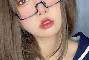 看过来，次屁啦的制服新作品集更新，惊喜不止一点点。