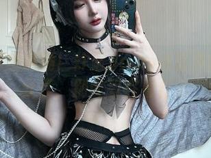 深夜诚意满满！炸蛋Boom浴室黑丝图包分享，别问我在看什么