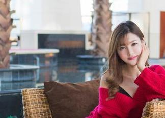 爱蜜社 – 程小烦不烦最新照片：她的礼服是不是得加个警告标签？