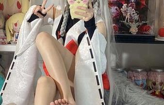 说真的，谁不想看白栎Shirly的免费图包，尤其是裤里丝那部分？