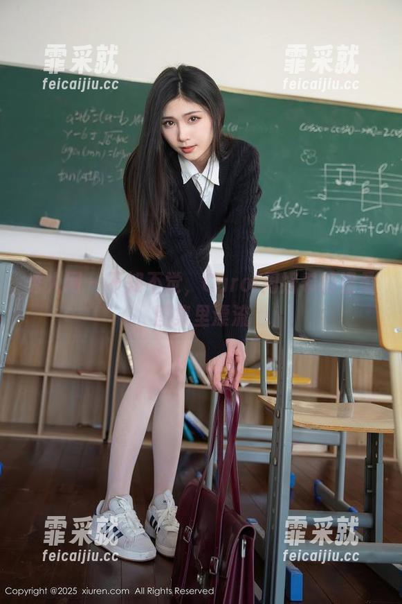 秀人网-Carol周妍希 秀人网 - 不知不觉,Carol周妍希的温柔图集里漂流