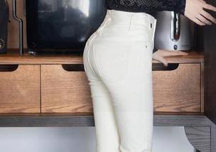 秀人网 – 卓君Jeanes的写真：白裙飞扬，心里在默默想，一定要有这样一天