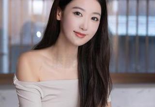 秀人网 – 错位的目光：唐翩翩的女孩图包，谁能抗拒！